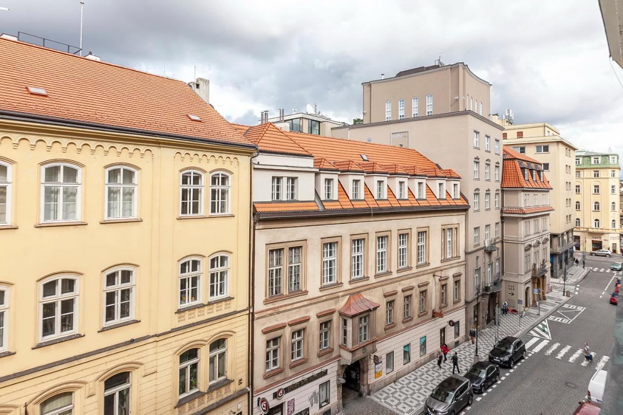 Апартаменты Popular Location / Street View / 4 Ppl / Netflix Прага Экстерьер фото